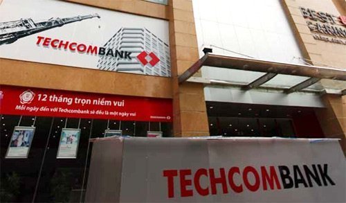Vietnam Airlines rút nhân sự khỏi Techcombank