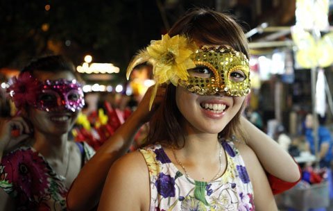 Teen Hà Thành lộng lẫy chơi Trung thu phố cổ