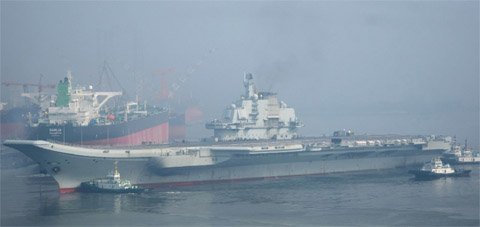 Cận cảnh hàng không mẫu hạm đầu tiên của TQ