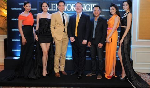 Mai Phương Thúy “tỏa nắng” bên các nhan sắc hoàn mỹ