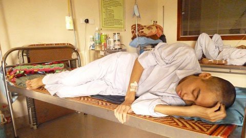 Trò giỏi nhà nghèo bị ung thư máu