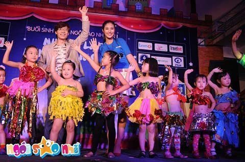 Hoa hậu, Á hậu cùng đón trung thu với các Ngôi sao nhí