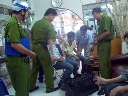 Giả danh phóng viên VTV “làm tiền” doanh nghiệp