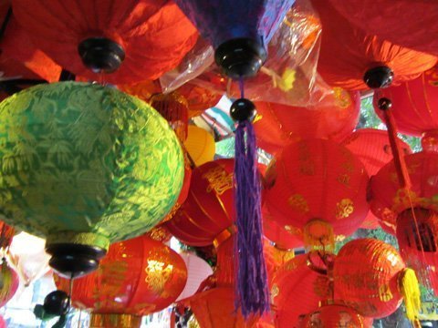 Đồ chơi truyền thống bị phớt lờ trên 'sân nhà'