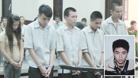 Từ lời kể của sinh viên bị ép bán dâm