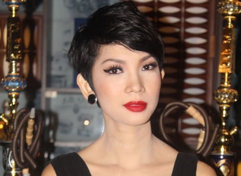 Những điều nhố nhăng rùm beng showbiz Việt