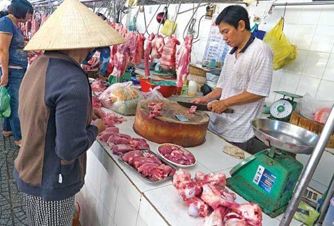 Hàng Tết sản xuất muộn, số lượng giảm