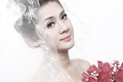 Vừa chuyển giới, Lâm Chí Khanh đã lộ ảnh cô dâu
