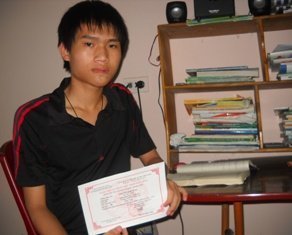 Em sợ mất mẹ, sợ phải nghỉ học lắm!