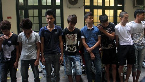 Bắt giữ 8 quái xế đua xe náo loạn đêm trung thu