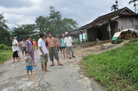 Dân Sông Tranh: Bỏ làm ăn, trông chừng động đất