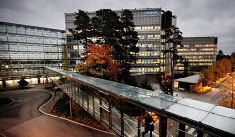 Nokia tính bán cả trụ sở