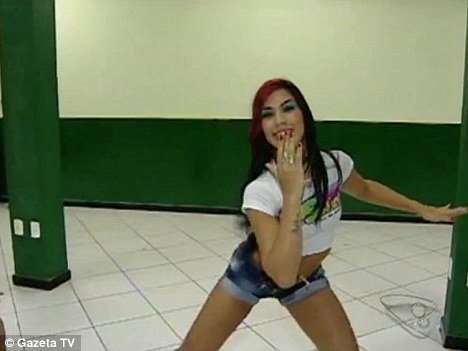 Đố kỵ, Á hậu ép bạn trai bắn chết Hoa hậu