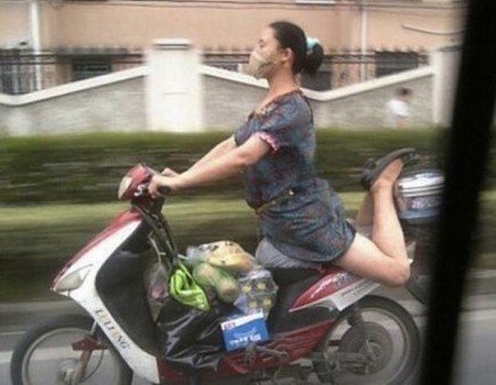 Đến Thượng đế cũng phải cười... ở châu Á