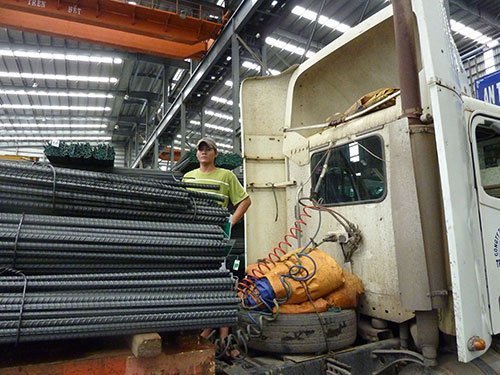 Ùn ùn nhập thép Trung Quốc