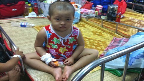 Cô giáo gian nan tìm đường cứu con ung thư máu