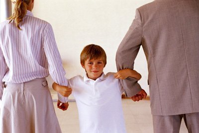Hậu li hôn, mẹ muốn giành quyền nuôi con