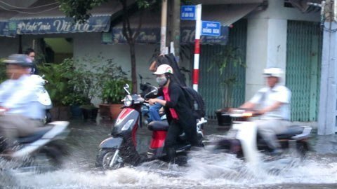 Phố Sài Gòn thành 'sông', vì đâu nên nỗi?