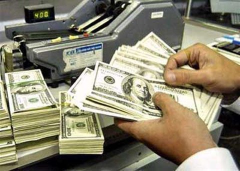 Các ngân hàng đang tích cực mua USD