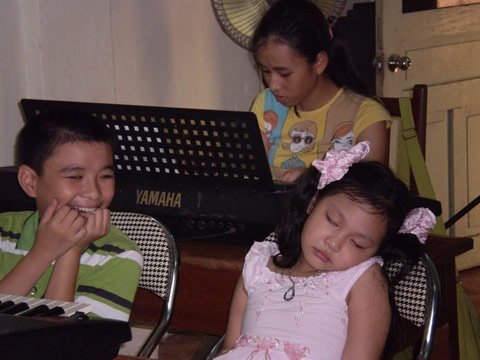 Ngộ nghĩnh hình ảnh trẻ tới trường