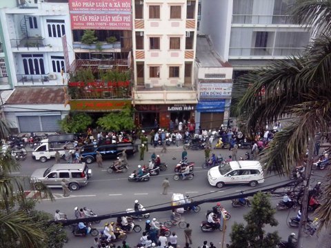 Thời sự trong ngày: Tử thủ trong khách sạn