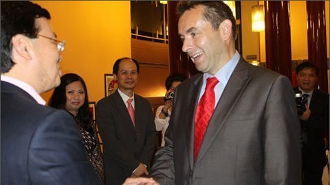 Khi Đại sứ sành tiếng Việt và mê phở bò