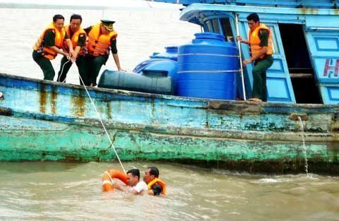 Tàu cá bị đâm, 5 thuyền viên chết thảm