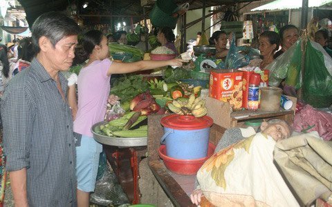 Cụ bà 'nằm sạp' và hiếu tử không cùng huyết thống