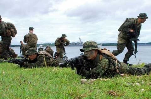 Nhật, Mỹ diễn tập giành lại đảo bị chiếm đóng