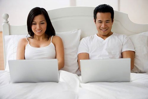 Ngoại tình online