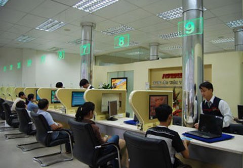 Giả nhân viên siêu thị, bán hàng dỏm