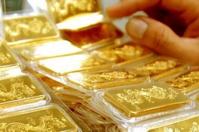 Vàng rớt giá, USD giảm mạnh