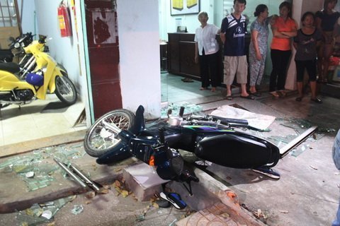 Rượt đuổi, bắt gọn tên cướp giữa phố