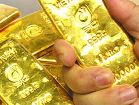 Phiên cuối tuần, vàng tiếp tục giảm sâu