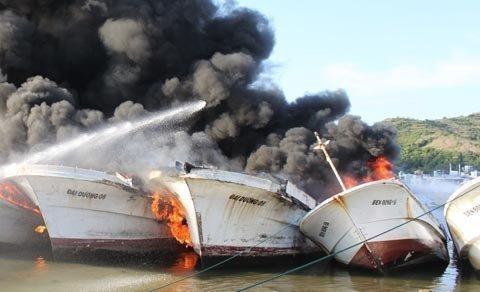 Bán tàu tiền tỷ với giá… phế liệu