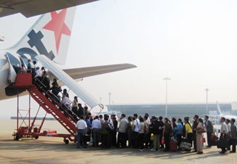 Tết: Đỏ mắt không thấy vé bay giá rẻ