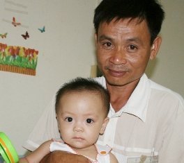 Xót lòng con gái chiến sĩ Trường Sa mắc bệnh hiểm nghèo