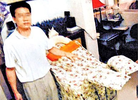 Bác sĩ chữa bệnh bằng 'cái ấy'