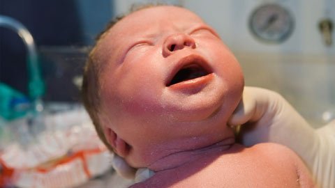 Nhật ký một ca mổ đẻ đầy cam go