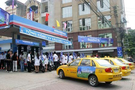 Hai đầu mối nhập xăng không đạt chuẩn