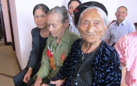 Mẹ cứ khắc khoải chờ con về từ Truông Bồn