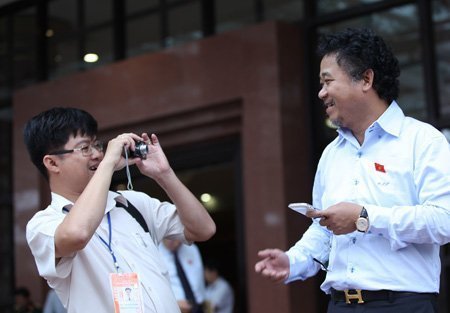 Ông Tâm về nước, cổ phiếu KBC và ITA tăng dữ dội