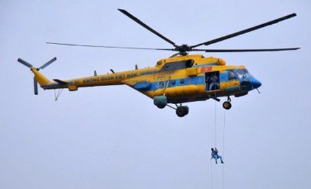 Điều 2 trực thăng cứu 35 người trên giàn khoan