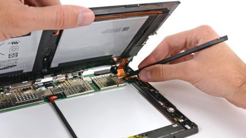 Thợ sửa chữa khó mổ xẻ được Surface