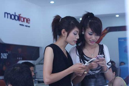 IOE - SMS: Thi Olympic tiếng Anh qua di động