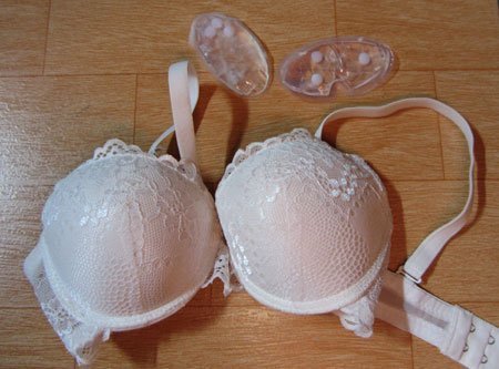 Áo ngực TQ chứa chất lạ: 'Đã ai chết đâu mà lo'