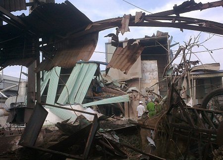 Nổ bình hơi, 4 người trọng thương