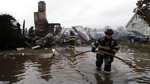 Mỹ: Giao dịch trực tuyến tê liệt vì bão