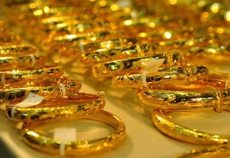Giá vàng bất ngờ tăng vọt