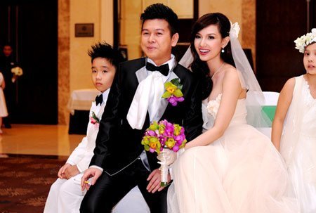 Những 'bóng hồng' sau các đại gia